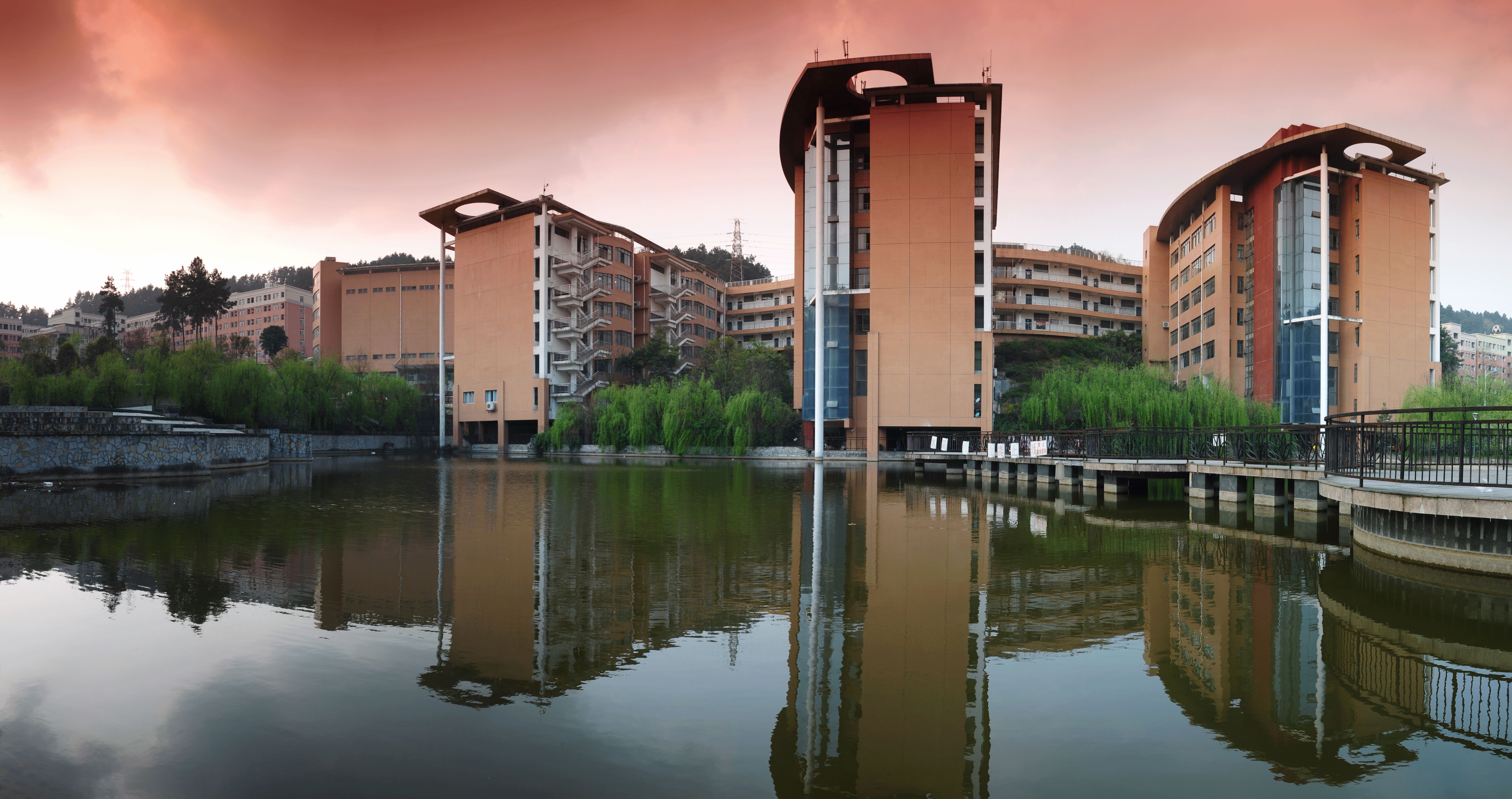 鹿冲关校区-贵州财经大学