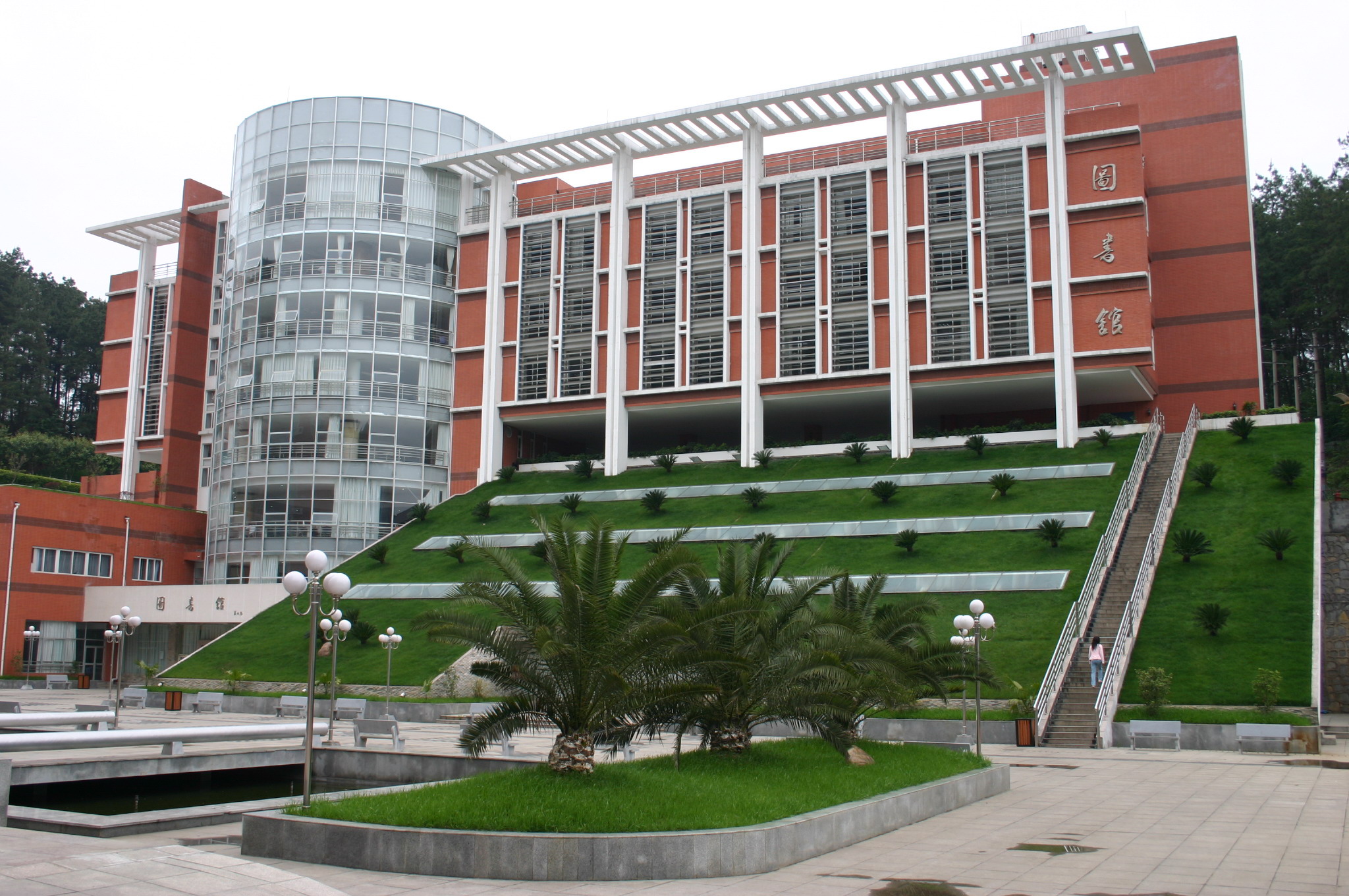 贵州财经大学鹿冲关自考(贵州省财经大学鹿冲关校区)